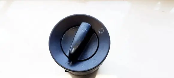 Volkswagen Golf IV Light switch