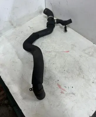 Volkswagen Touareg I Engine coolant pipe/hose