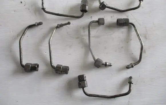 Volkswagen Touareg I Fuel injector supply line/pipe 