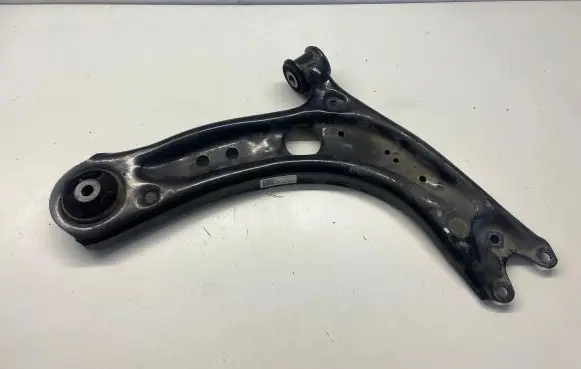 Volkswagen Golf VII Front lower control arm/wishbone 5WA407152