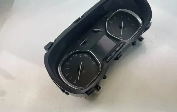 Citroen Jumpy Speedometer (instrument cluster) 9831169080