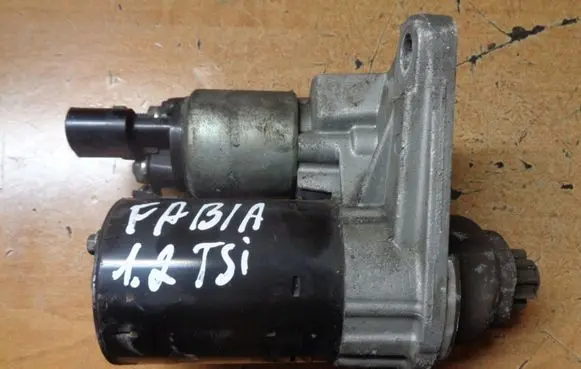 Skoda Fabia Mk2 (5J) Starter motor 02T911023R
