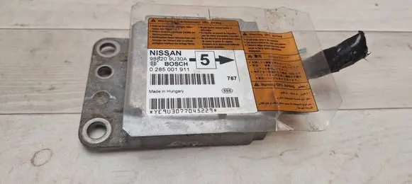 Nissan Note (E11) Airbag control unit/module 988209U30A 0285001911