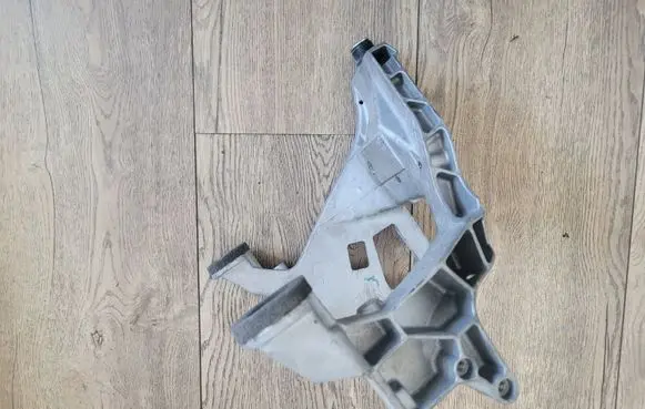 BMW 5 F10 F11 Steering rack mounting bracket 6140831