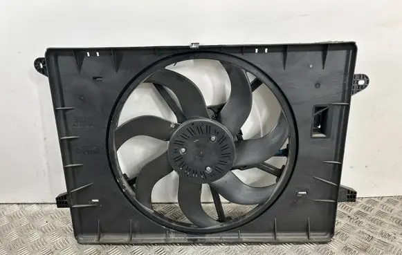 Chrysler Pacifica Radiator cooling fan shroud 68306585AB