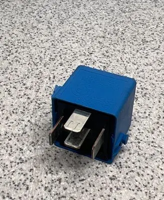 BMW 5 E39 Other relay 8364581