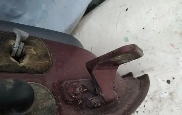 Renault Laguna I Rear door lower hinge