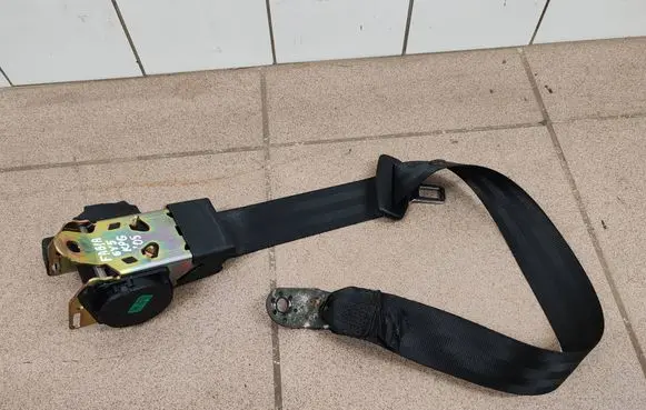 Skoda Fabia Mk1 (6Y) Rear seatbelt 6Y9857447F