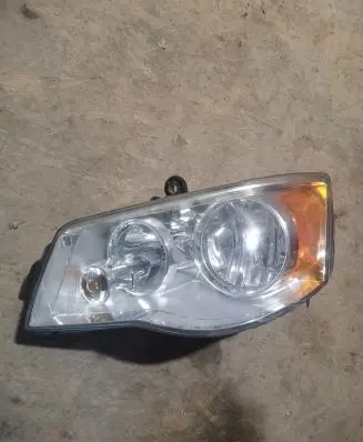 Chrysler Grand Voyager V Headlight/headlamp
