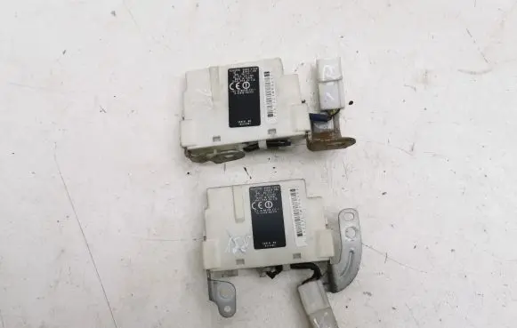 Toyota Prius (XW20) Door central lock control unit/module 8999247020 8999247010