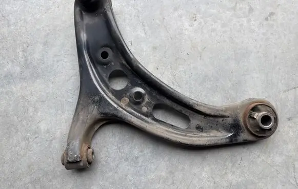 Toyota GT 86 Front lower control arm/wishbone SU00300355