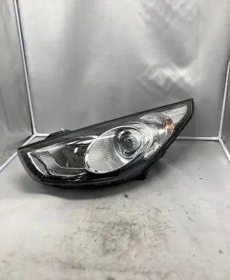 Hyundai ix35 Headlight/headlamp 921012Y