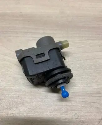 Nissan Qashqai Headlight level adjustment motor 26056au300 7700420737