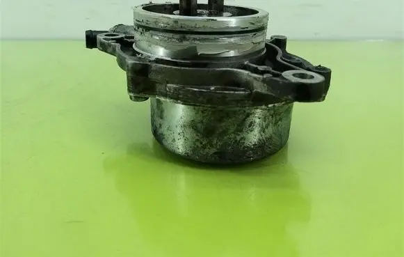 BMW 5 E60 E61 Electric auxiliary coolant/water pump 72817601B