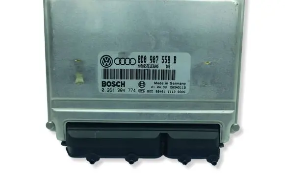 Audi A4 S4 B5 8D Engine control unit/module 8D0907558BKASACJA 8D0907558B 0261204774