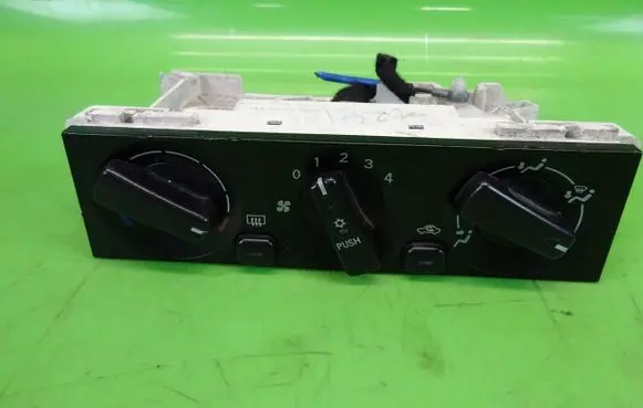 Mitsubishi Carisma Climate control/heater control trim 