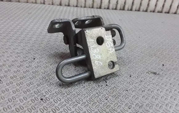 Volkswagen Golf Plus Rear door lower hinge