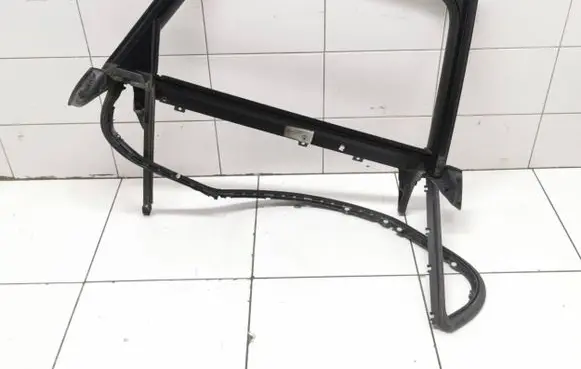 Audi A6 S6 C6 4F Rear door window/glass frame 4f0867416c 4f0867370c 62551032