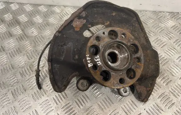 Mercedes-Benz B W245 Front wheel hub