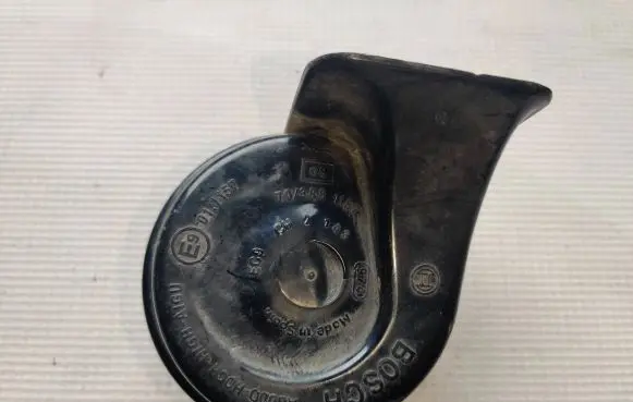 BMW 5 E39 Horn signal 3881157