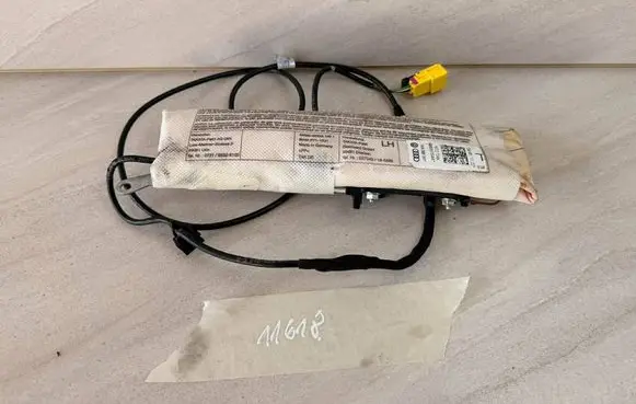 Volkswagen PASSAT B7 Seat airbag 3AA880241