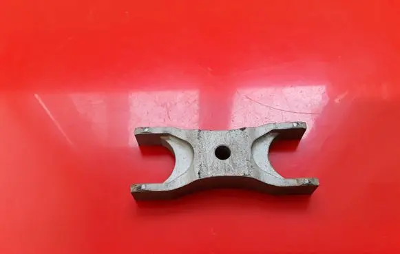 Skoda Superb B6 (3T) Fuel Injector clamp holder 03L216A