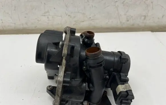 Thermostat/thermostat housing