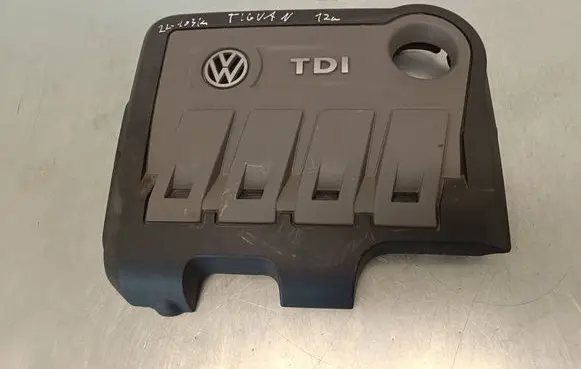 Volkswagen Tiguan Engine cover (trim) 