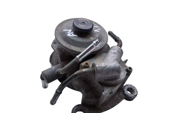 Toyota Avensis T270 Fuel filter bracket/mount holder 233800R051 233000R050