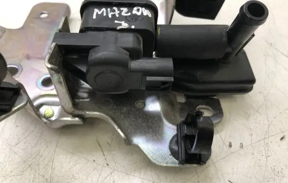 Mazda 3 III Turbo solenoid valve
