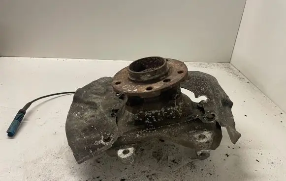 BMW 5 E60 E61 Front wheel hub 6760953
