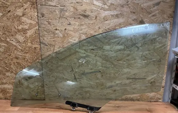 Honda Civic Front door window glass four-door 43R007951 DOT24AS2M19