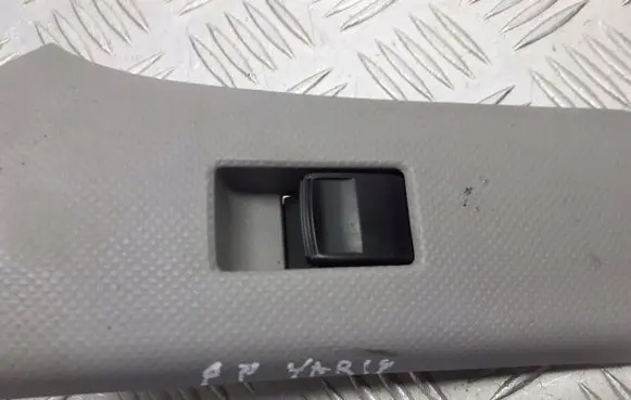 Toyota Yaris Quarter vent window switch 74231-0D090