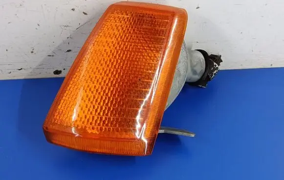 Mercedes-Benz C W205 Front indicator light 
