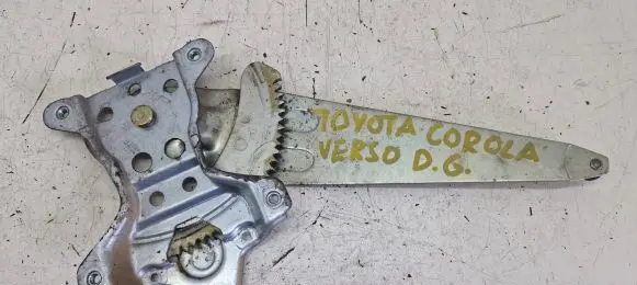 Toyota Corolla Verso E121 Rear window lifting mechanism without motor