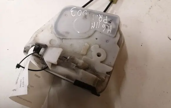 Mazda 6 Front door lock A0345