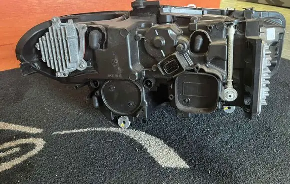 BMW M5 Headlight/headlamp 9850585 985058505