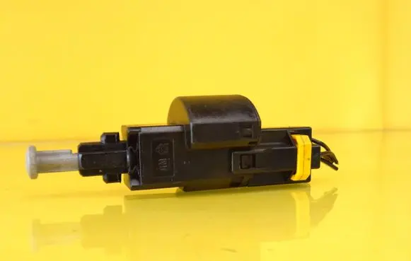 Volvo V50 Brake pedal sensor switch 09132299