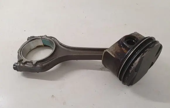 Audi Q2 - Piston with connecting rod 04C107065AM 0752KA
