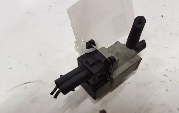 Hyundai i40 Vacuum valve 351202A400