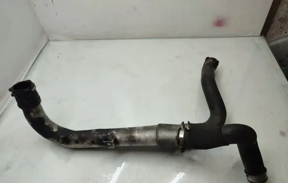 Audi Q7 4L Intercooler hose/pipe 7L6145945