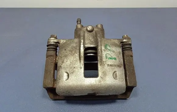 Toyota Corolla E120 E130 Front brake caliper 82063101