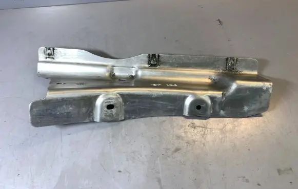 BMW 7 F01 F02 F03 F04 Heat shield in engine bay 51487185203 7185203
