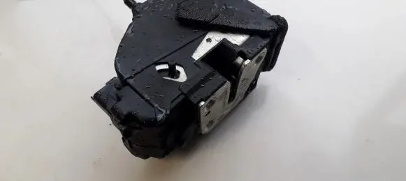 Nissan Note (E12) Rear door lock