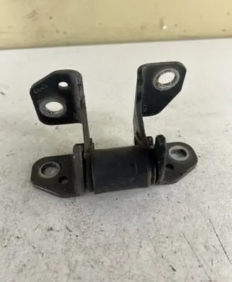 Jeep Grand Cherokee Front door lower hinge 