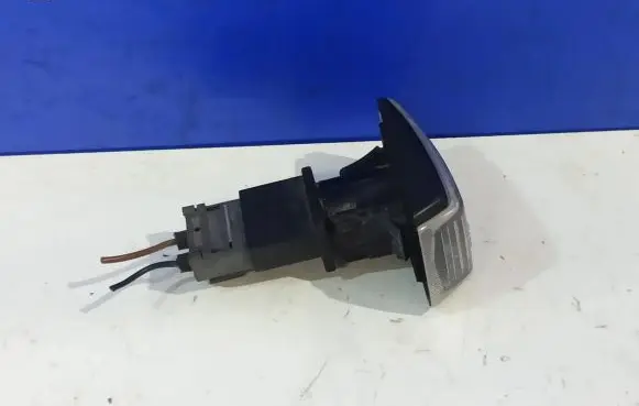 Volvo S40, V40 Front fender indicator light 9178885