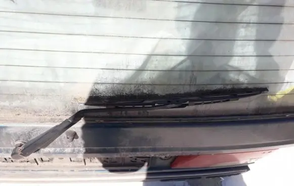 Peugeot 405 Rear wiper blade arm
