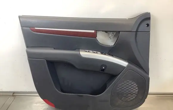 Hyundai Santa Fe Front door card panel trim P823702B000 P82370