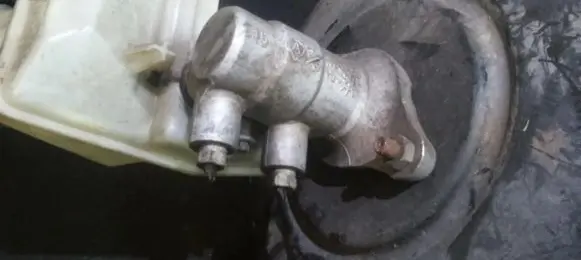 Master brake cylinder