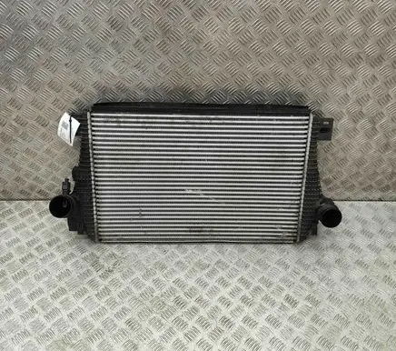 Volkswagen Amarok Coolant radiator 2H6145804